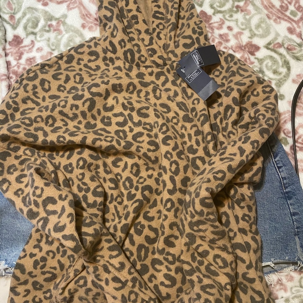 Abercrombie and fitch leopard print hoodie size LG